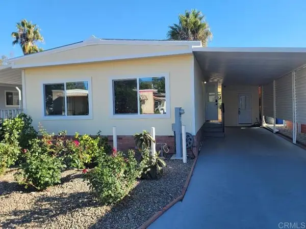 245 Bobier Drive  #90, Vista, CA 92083