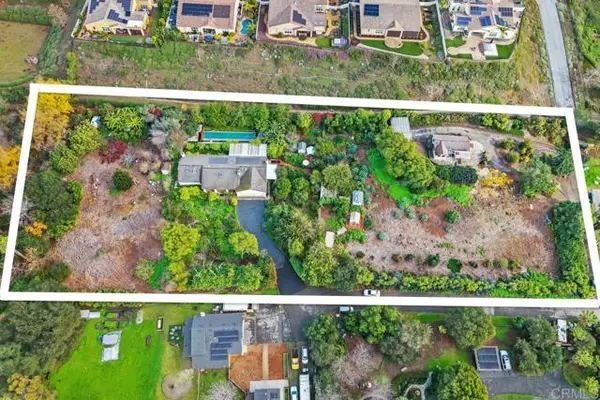 2360 Lone Oak Lane, Vista, CA 92084