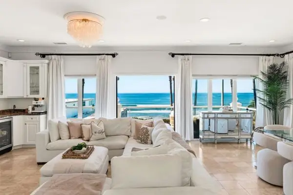 208 Pacific Street, Oceanside, CA 92054