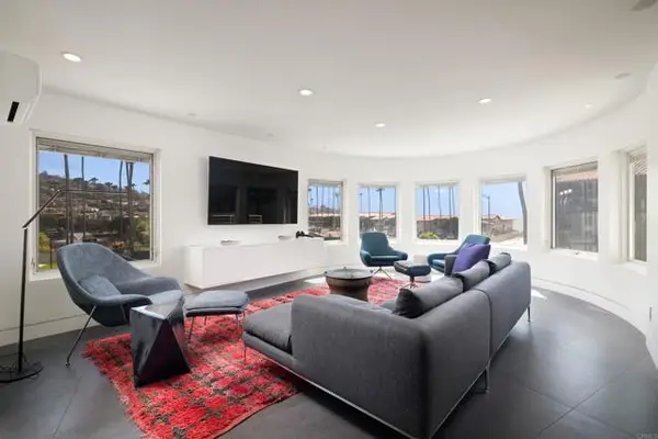 2110 Avenida De La Playa  #C, La Jolla, CA 92037