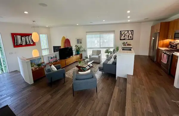 2851 Buzz Ct, Los Angeles, CA 90039