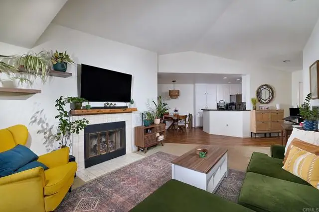 7027 Camino Degrazia, San Diego, CA 92111 - #3