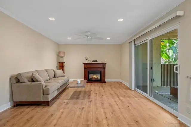 8548 Via Mallorca  #E, La Jolla, CA 92037 - #3