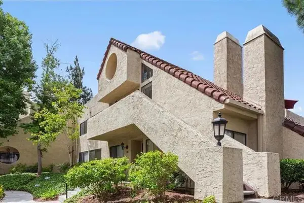 11820 Camanito Ronaldo  #220, San Diego, CA 92128