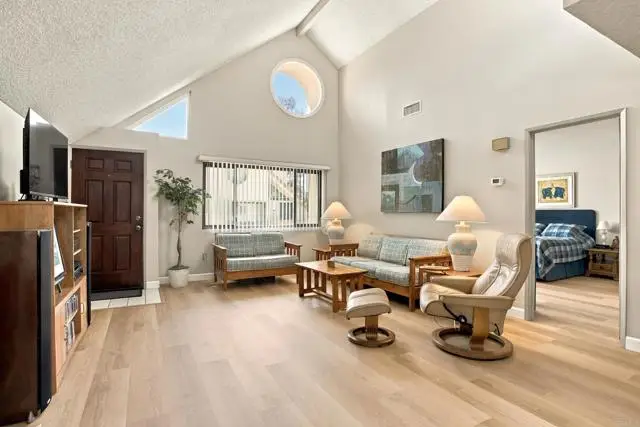 321 Melrose Drive  #B, Vista, CA 92083 - #2