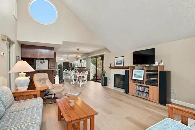 321 Melrose Drive  #B, Vista, CA 92083 - #3