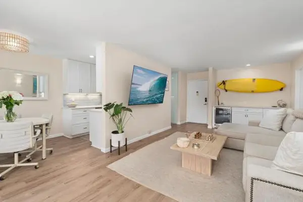1855 Diamond Street  #205, San Diego, CA 92109
