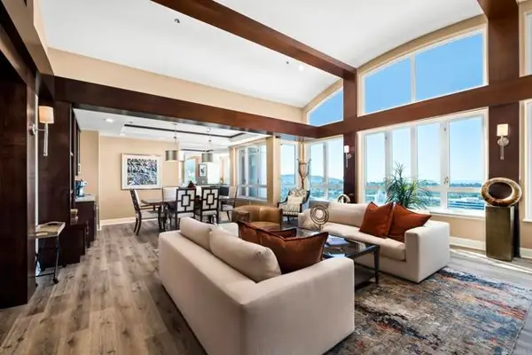 3890 Nobel Drive  #2102, San Diego, CA 92122