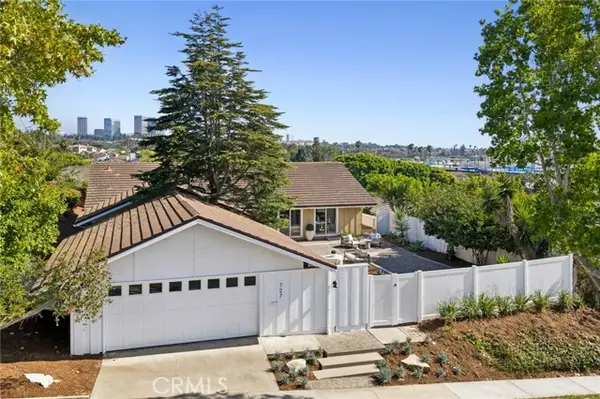 727 Bellis Street, Newport Beach, CA 92660