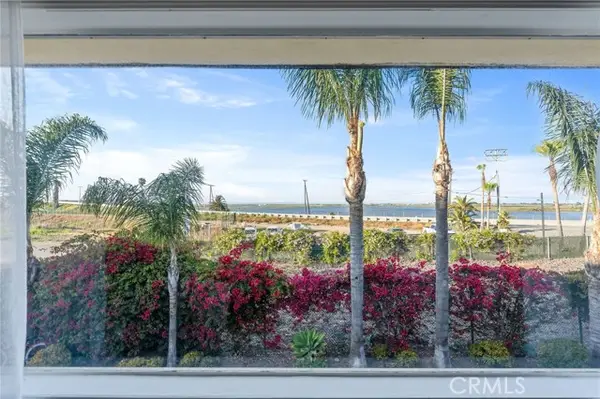 20 Pacific Avenue, Surfside, CA 90743