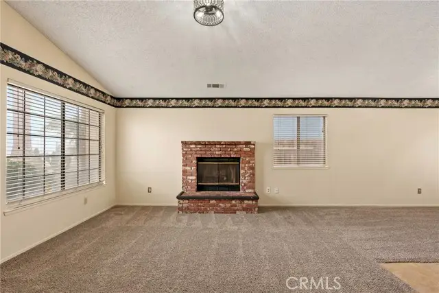 2204 Kelso Peak, Bakersfield, CA 93304 - #3