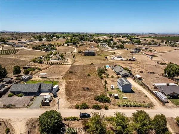 8290 Plane View Place, Paso Robles, CA 93446