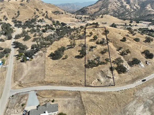 6698 Gaston Drive, Sanger, CA 93657