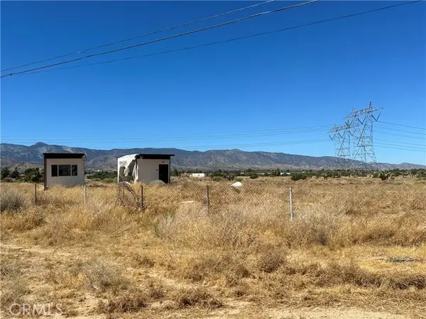 5755 Coyote Road, Phelan, CA 92371