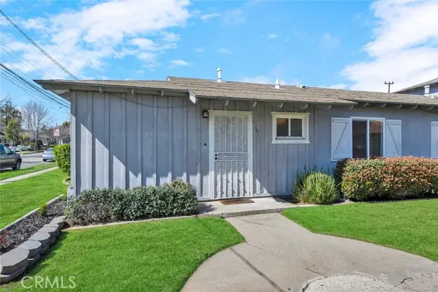 664 Center Street, Costa Mesa, CA 92627 - Image #2