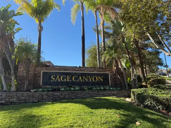 2550 San Gabriel Way  #202, Corona, CA 92882