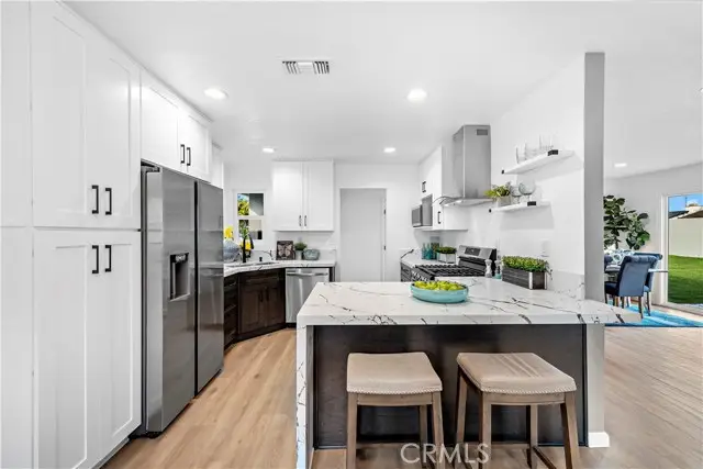 621 Corta, Santa Ana, CA 92704 - Image #3