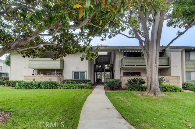 8633 Portola Court  #16H, Huntington Beach, CA 92646 - Image #1