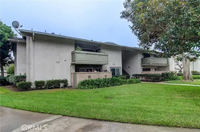 8633 Portola Court  #16H, Huntington Beach, CA 92646 - Image #2