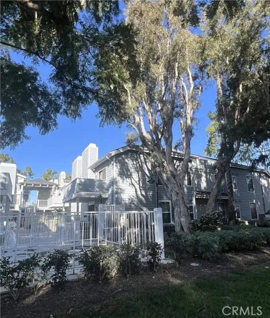 16960 Algonquin  #3-204, Huntington Beach, CA 92649