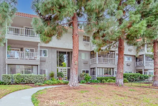 2402 Via Mariposa W unit 1C, Laguna Woods, CA 92637 - Image #2