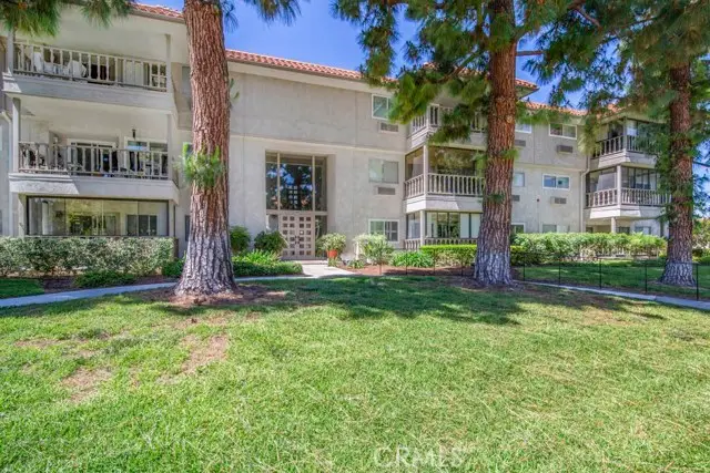 2402 Via Mariposa W unit 1C, Laguna Woods, CA 92637 - Image #3