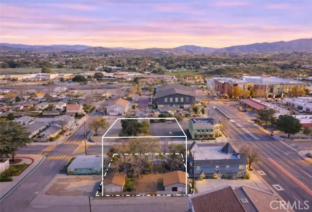 24513 Walnut, Newhall, CA 91321 - Image #1