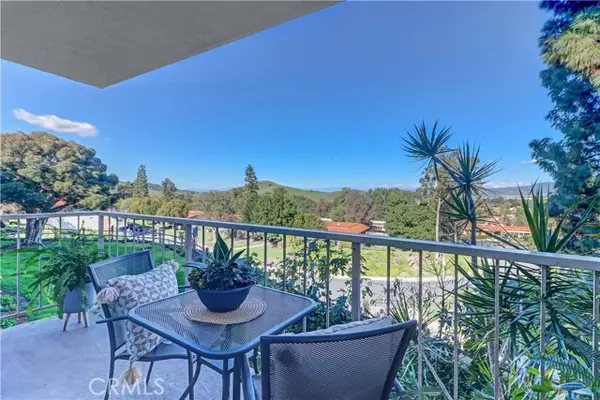 5369 Algarrobo  #2D, Laguna Woods, CA 92637