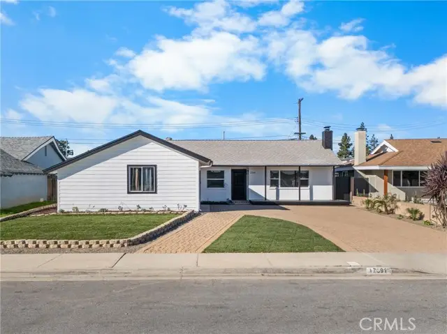 17391 Meer Circle, Huntington Beach, CA 92647 - Image #2
