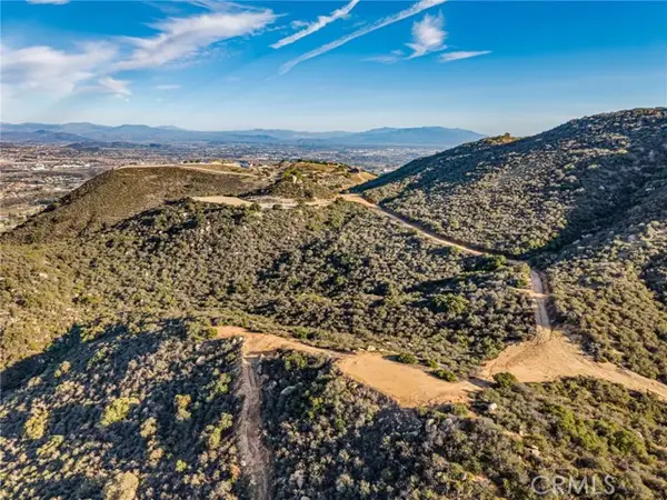 1 Via Baya, Murrieta, CA 92562