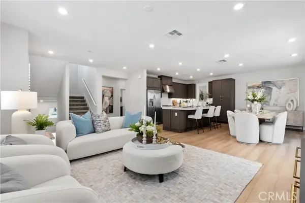 601 Catalonia, Lake Forest, CA 92630