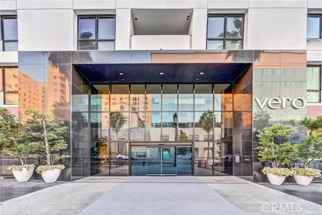 1234 Wilshire Boulevard  #207, Los Angeles, CA 90017 - Image #1