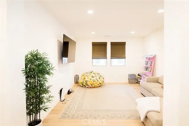 279 Barnes, Tustin, CA 92782 - Image #3