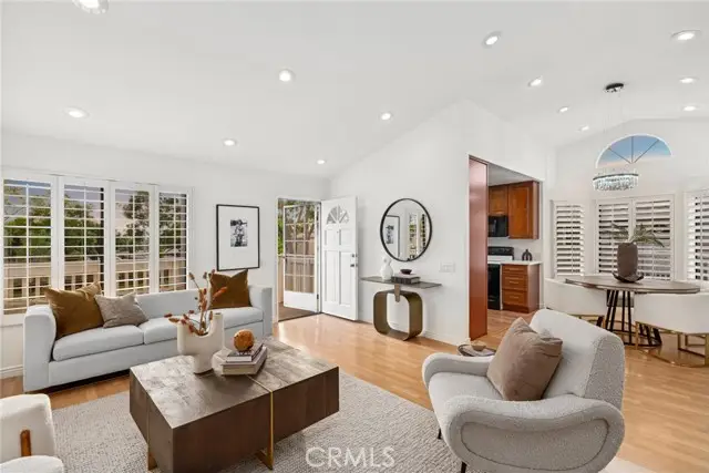 127 Huntington, Irvine, CA 92620 - #1