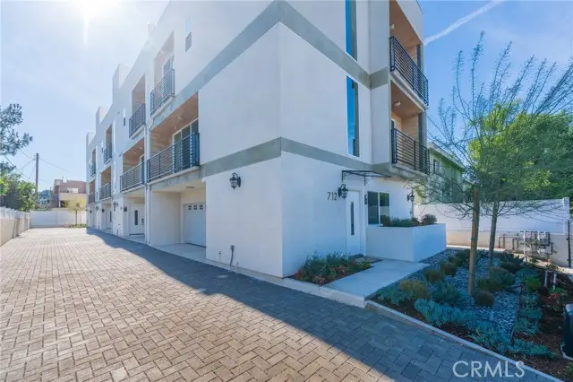 712 1/2 N Chestnut Ave, Los Angeles, CA 90042 - #2