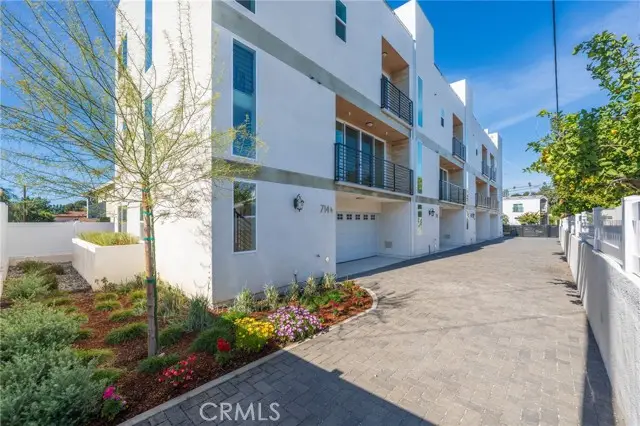 712 1/2 N Chestnut Ave, Los Angeles, CA 90042 - #3