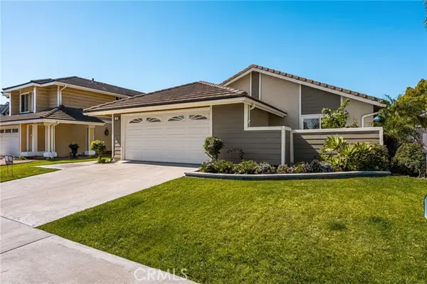 6 Whitecloud, Irvine, CA 92614