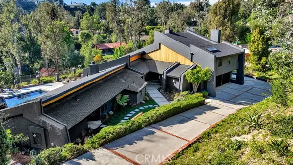 9752 Rangeview, Santa Ana, CA 92705