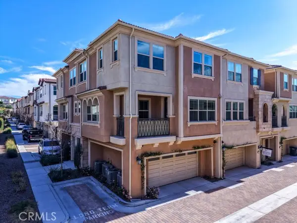 608 White Oaks, Lake Forest, CA 92610