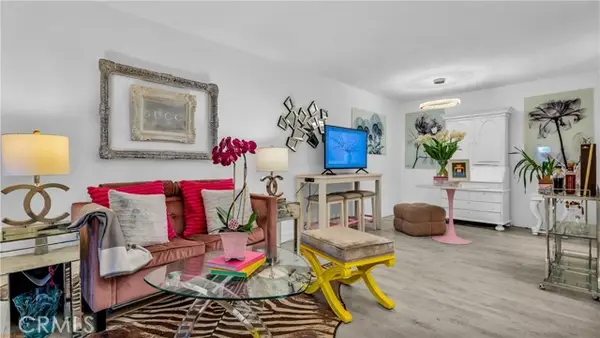 420 Villa Court  #107, Palm Springs, CA 92262