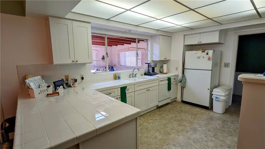 1404 Mountain Ave, Claremont, CA 91711 - #3