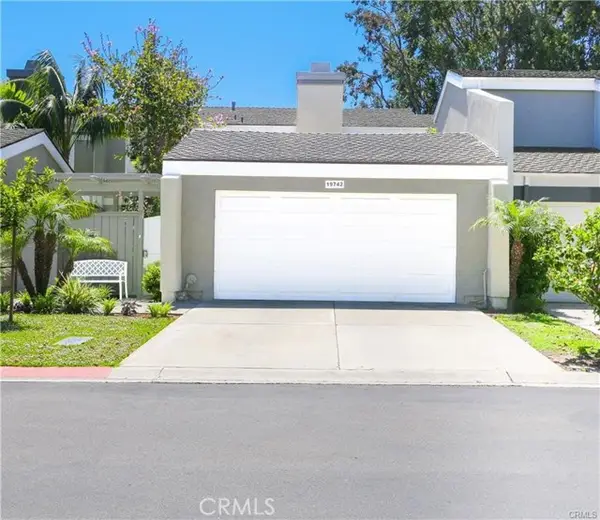 19742 Oceanaire Circle, Huntington Beach, CA 92648