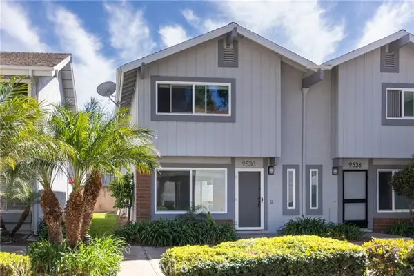 9538 Bickley Dr  #2, Huntington Beach, CA 92646