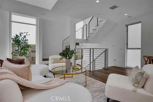 6919 Knowlton Place, Los Angeles, CA 90045