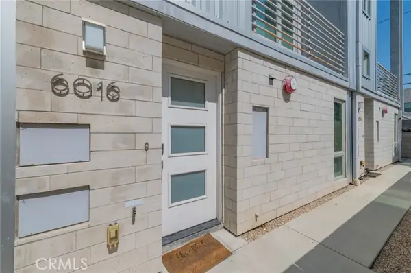 6016 W Beachwood Ln, Los Angeles, CA 90038