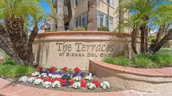 3190 Puesta Del Sol Court  #201, Corona, CA 92882