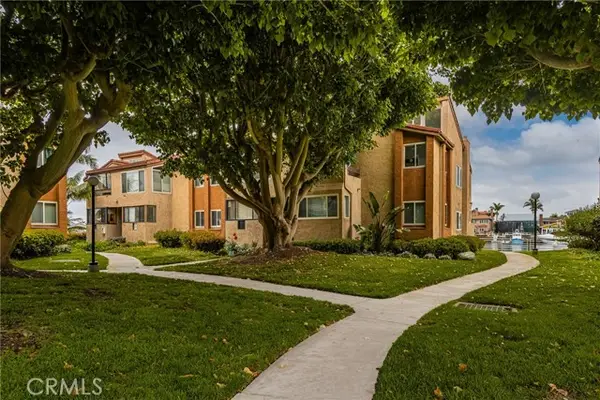 17110 Bluewater Lane, Huntington Beach, CA 92649