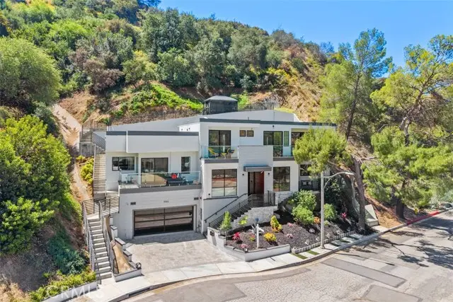 3060 Hollywell, Glendale, CA 91206 - #1
