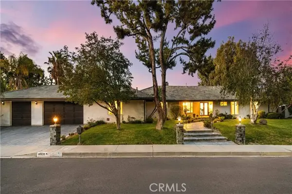 16935 Esquira Pl, Encino, CA 91436