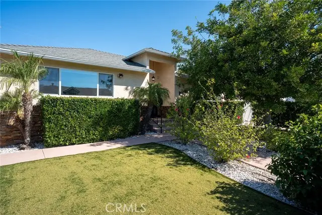 13927 Otsego St, Sherman Oaks, CA 91423 - #1